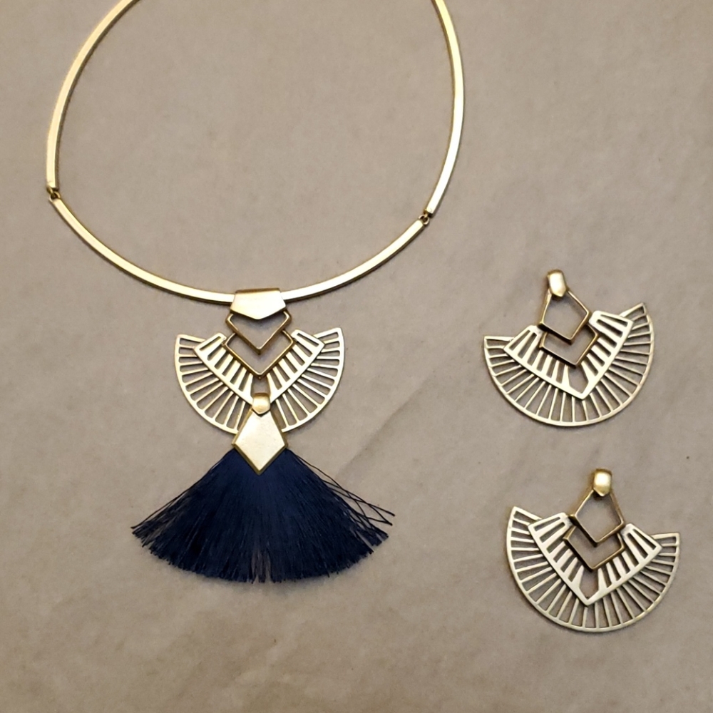 Versatile Statement Necklace - image 5